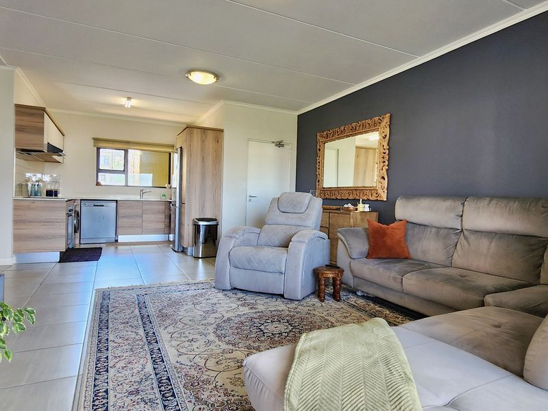 Perfectly Divine 1st Floor Apartment in Kikuyu - Photo 3