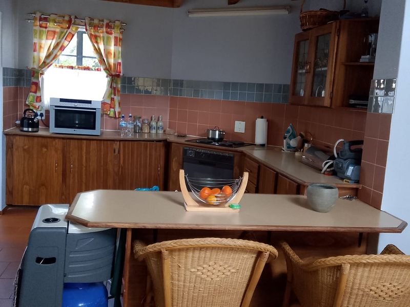 Massive yard family home - Photo 2