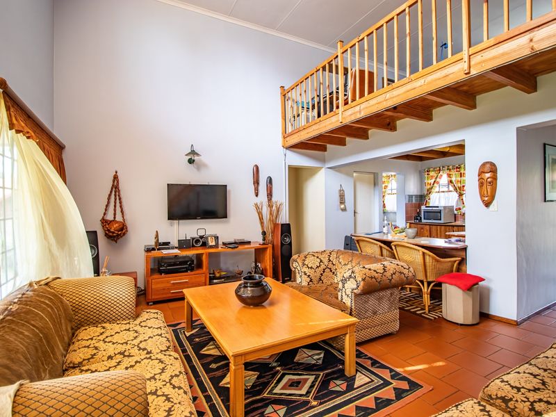 Massive yard family home - Photo 9