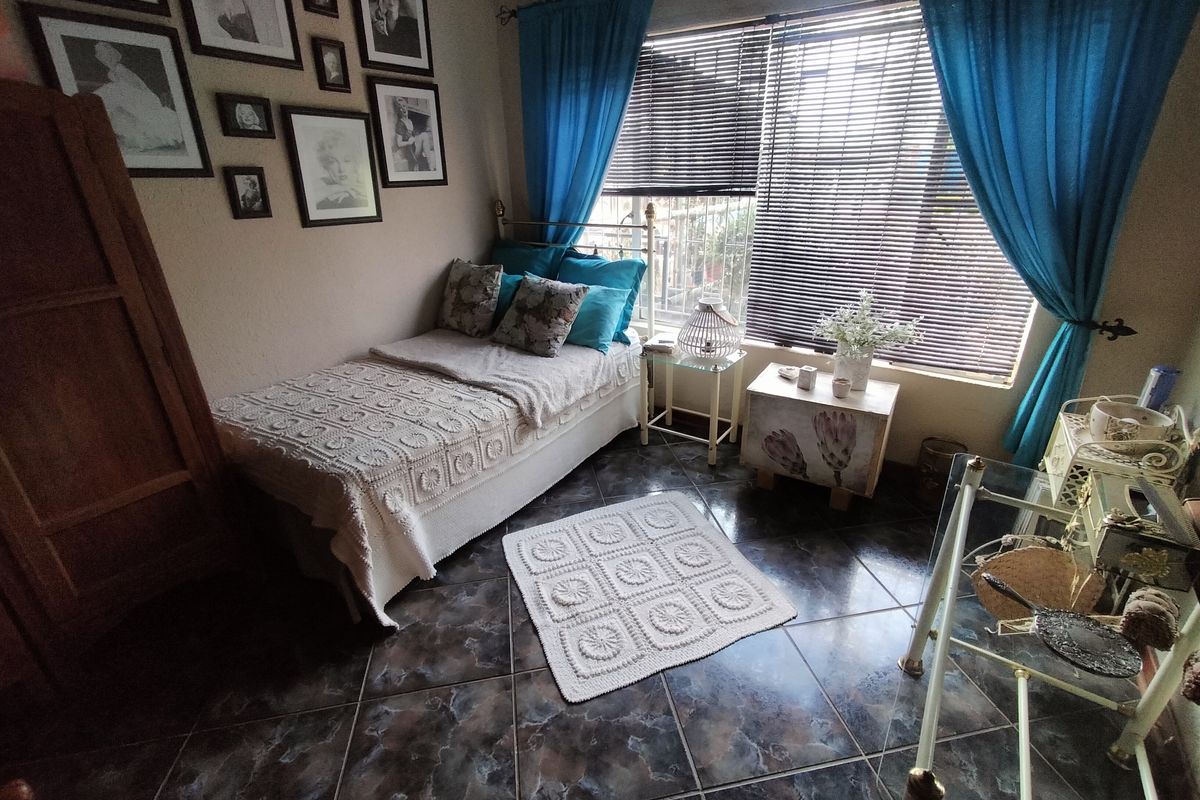 Exceptional 8.5ha Income-Generating Property with Two Homes in Haakdoornboom - Photo 4