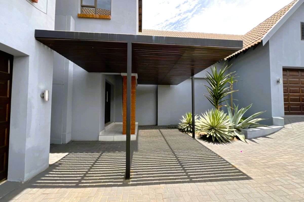 An Exceptional Family Home Designed for Living and Entertaining - Photo 3