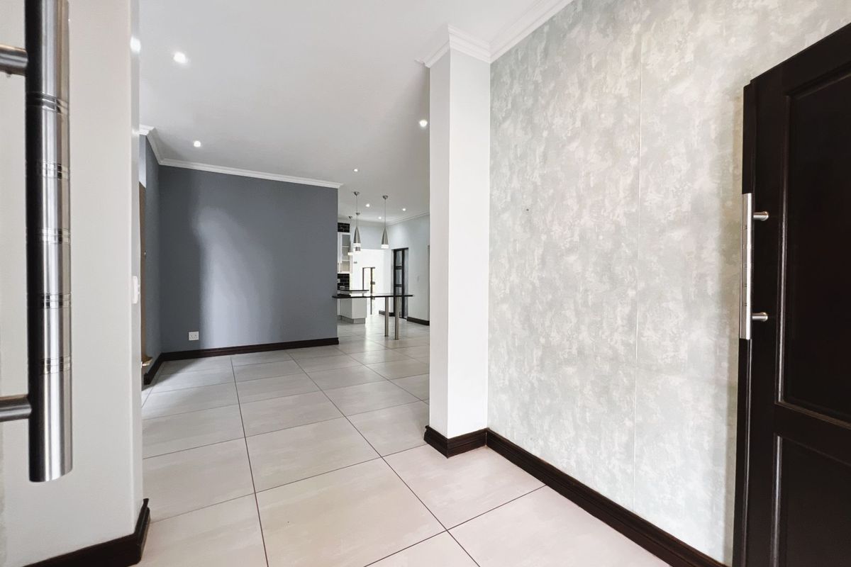 An Exceptional Family Home Designed for Living and Entertaining - Photo 5