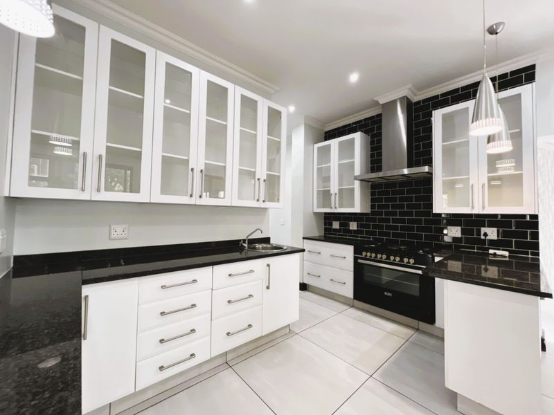 An Exceptional Family Home Designed for Living and Entertaining - Photo 8