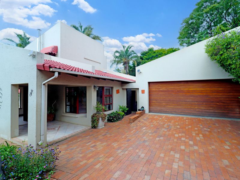 Full Title Home for Sale in Lonehill – Exclusive Living in The La Gratitude Circle - Photo 2