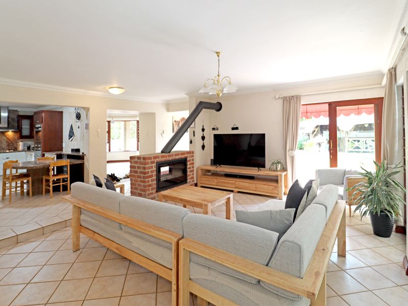 Full Title Home for Sale in Lonehill – Exclusive Living in The La Gratitude Circle - Photo 8