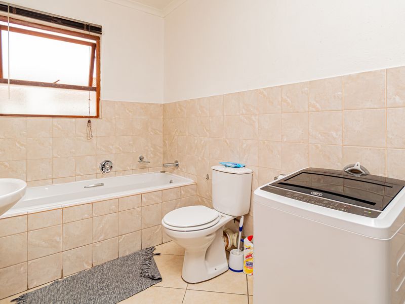 A great 2  Bedroom apartment for sale in Ferndale - Photo 9