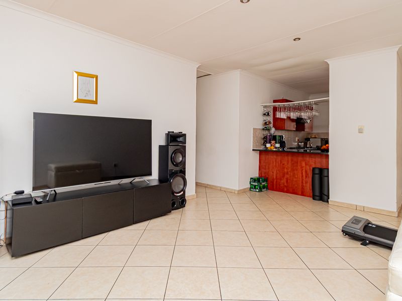 A great 2  Bedroom apartment for sale in Ferndale - Photo 4