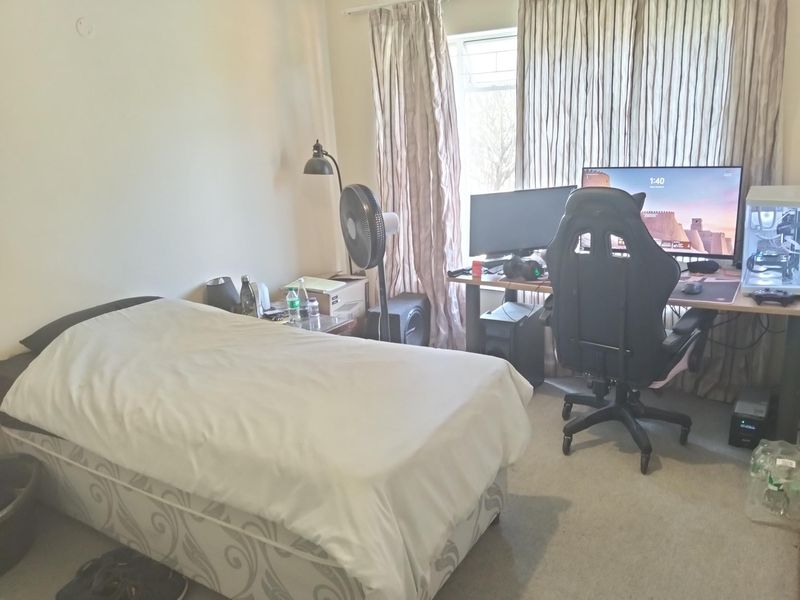 3 Bedroom duplex in sought after complex. - Photo 10