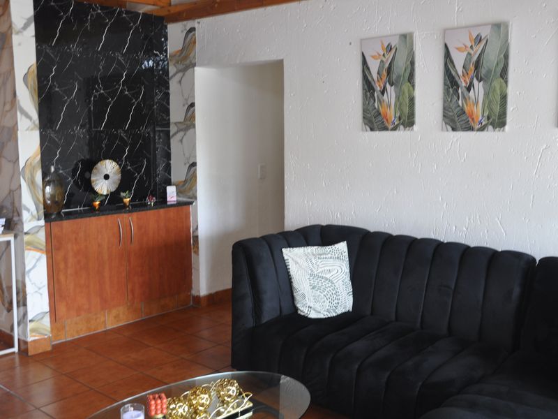 Loft Living with Views – Erand Gardens Gem for Investors & First-Time Buyers - Photo 4