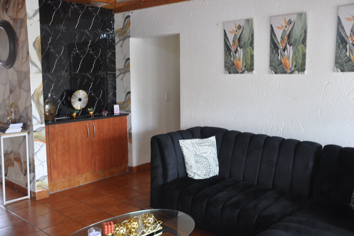 Loft Living with Views – Erand Gardens Gem for Investors & First-Time Buyers - Photo 4