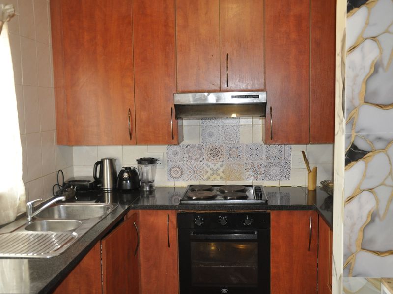 Loft Living with Views – Erand Gardens Gem for Investors & First-Time Buyers - Photo 7