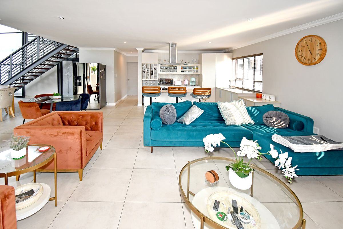 Elegant Double-Storey Family Home Overlooking Park in Secure Estate - Photo 4