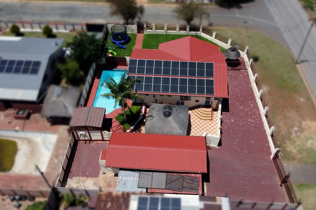 Modern Family Haven with Pool, and Borehole, a Corner Stand Gem - Photo 3