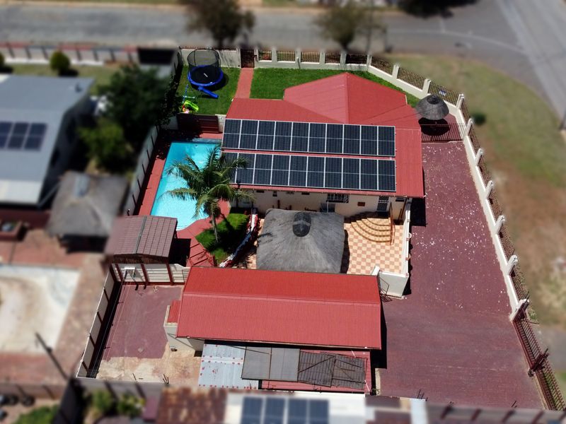 Modern Family Haven with Pool, and Borehole, a Corner Stand Gem - Photo 3