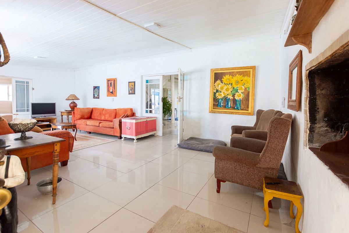 Beautiful West Coast Living in Port Owen - Photo 4