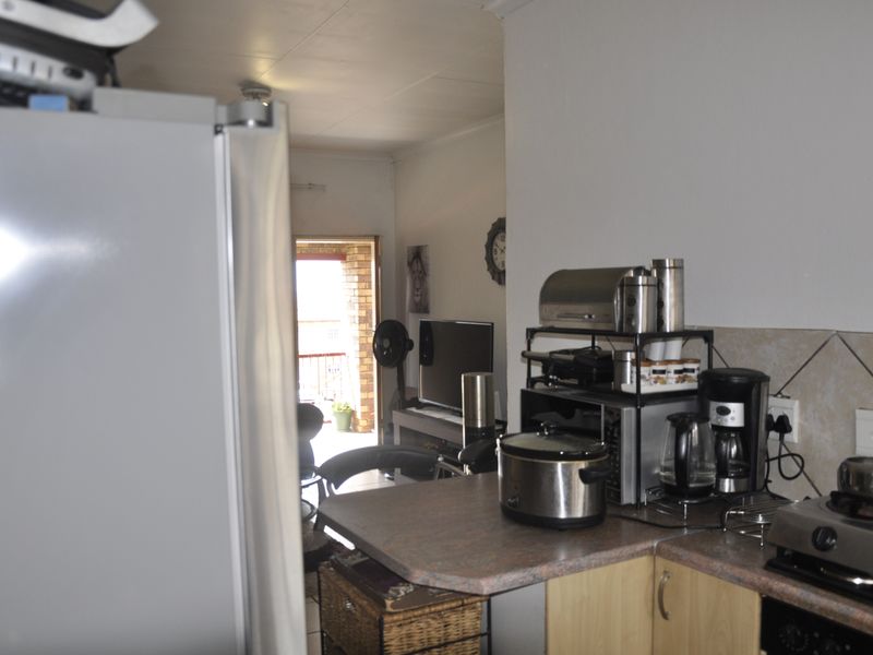 Modern 2-Bedroom Apartment – Erand Gardens, Midrand (74m2) - Photo 6
