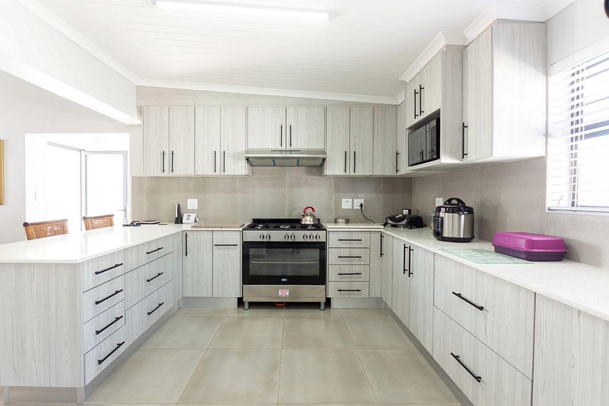 Modern Coastal Living in the Sought-After Atlantic Waves Estate - Photo 4