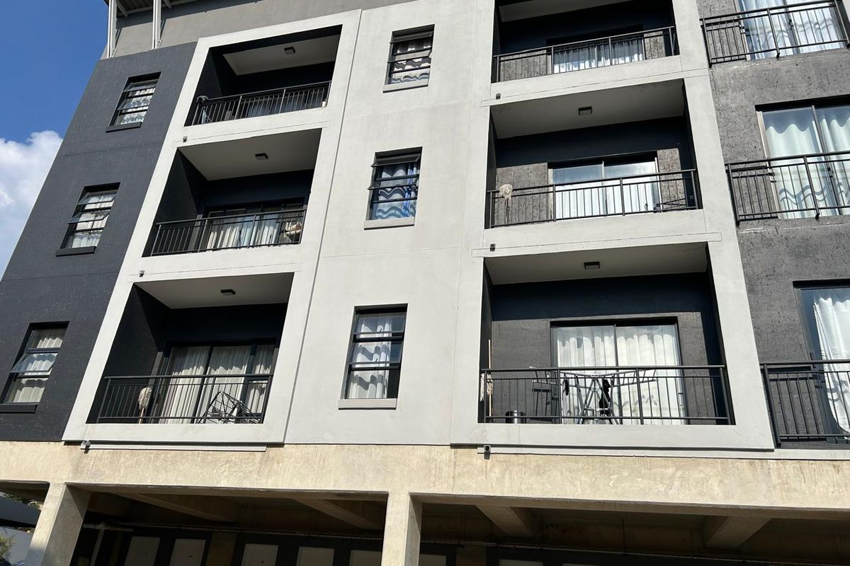 Modern Urban Living in the Heart of Grand Central – Ideal Investment Opportunity! - Photo 2