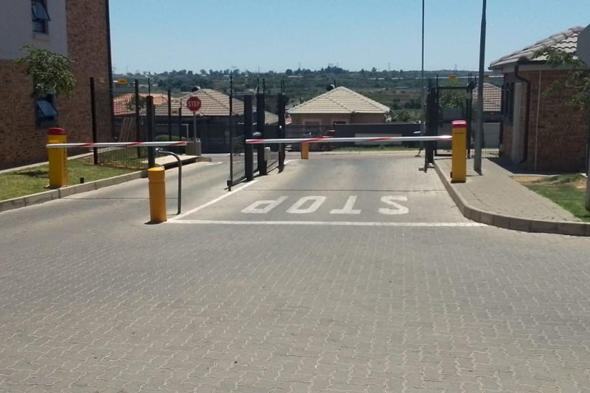 Apartment For Sale In Midrand - Photo 3