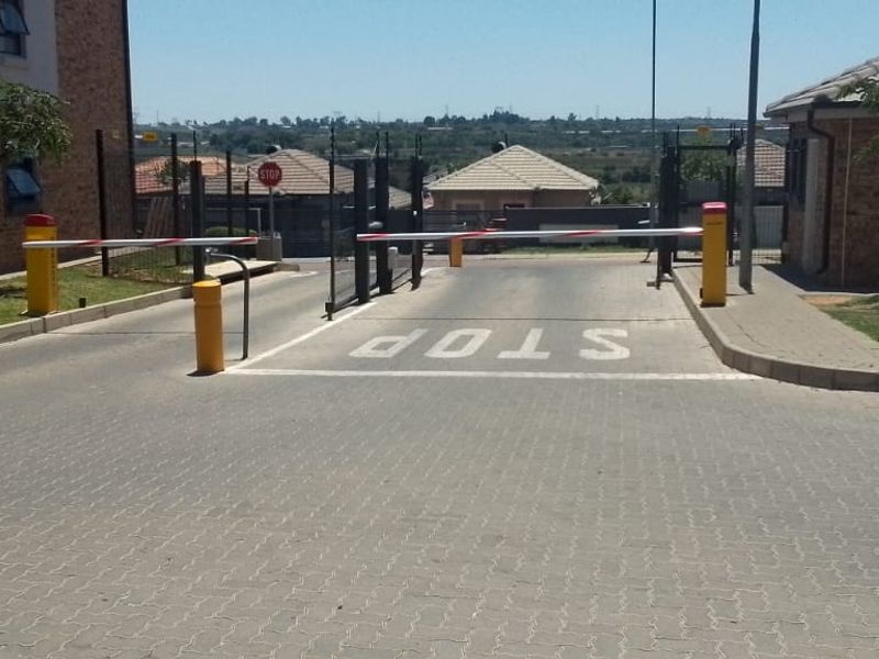Apartment For Sale In Midrand - Photo 3