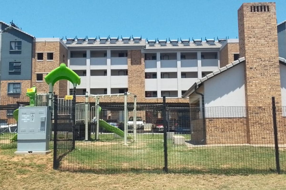 Apartment For Sale In Midrand - Photo 2