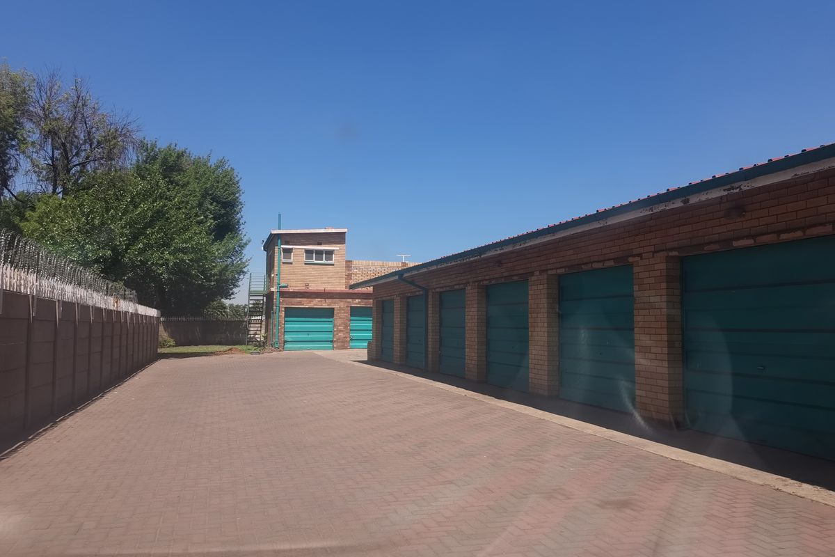 Discover Your Dream Home in Vanderbijlpark CW 2 - Photo 3