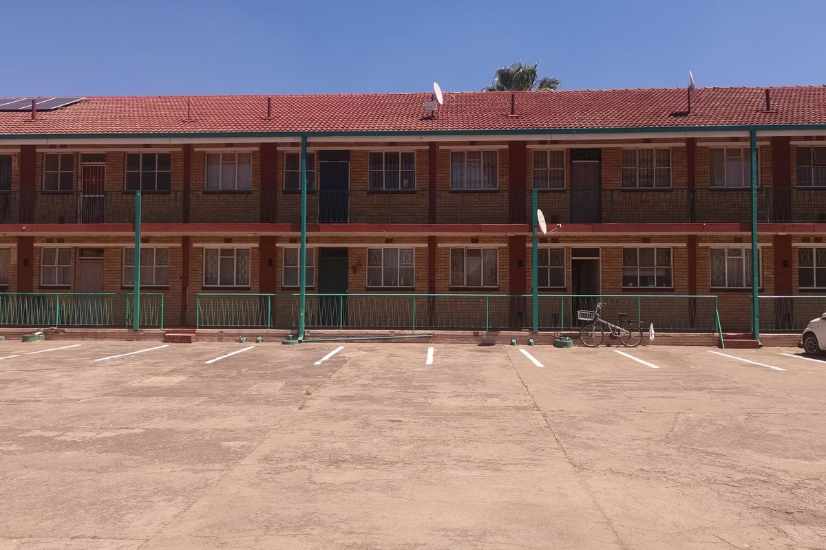 Discover Your Dream Home in Vanderbijlpark CW 2 - Photo 2