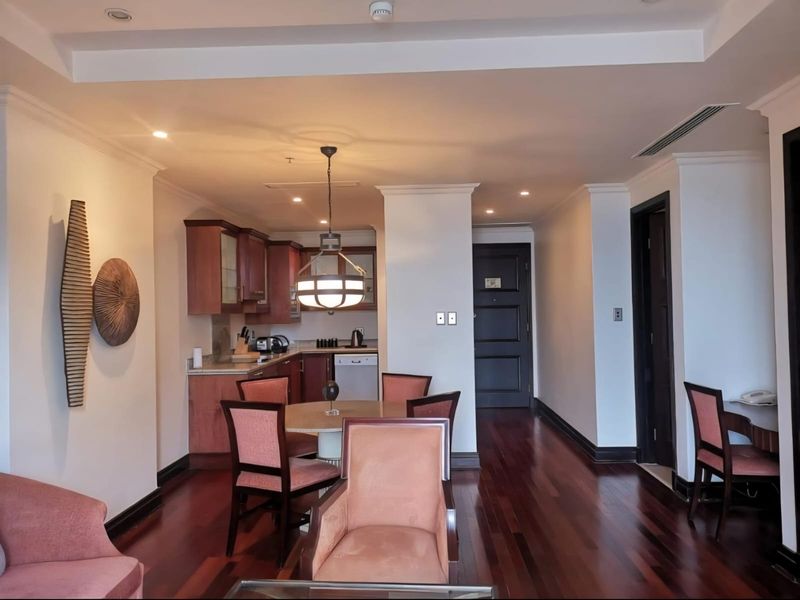 Live , Invest and Thrive in SANDTON! - Photo 2