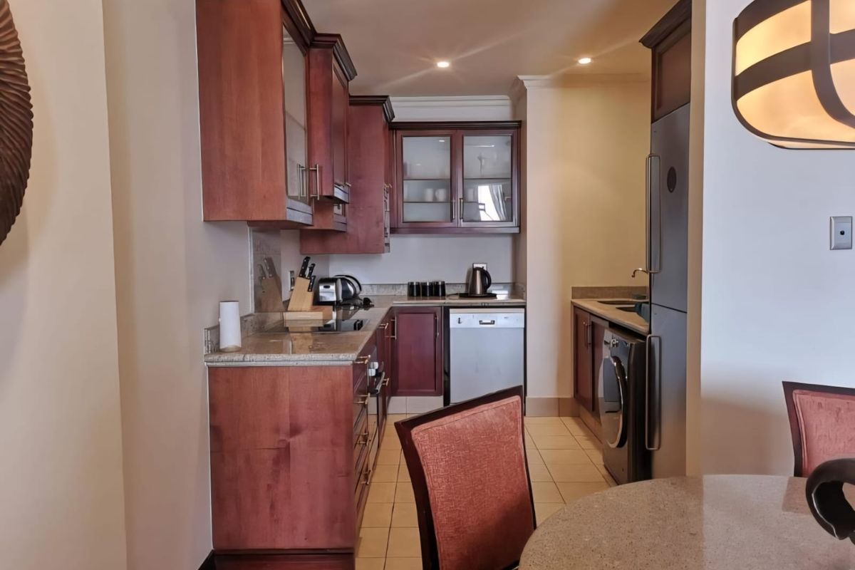 Live , Invest and Thrive in SANDTON! - Photo 3