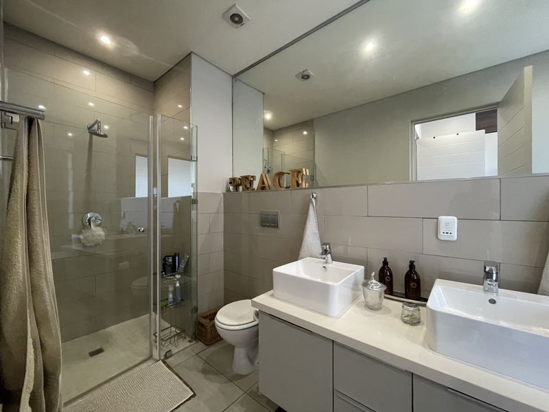 Luxury and Lifestyle - Photo 8