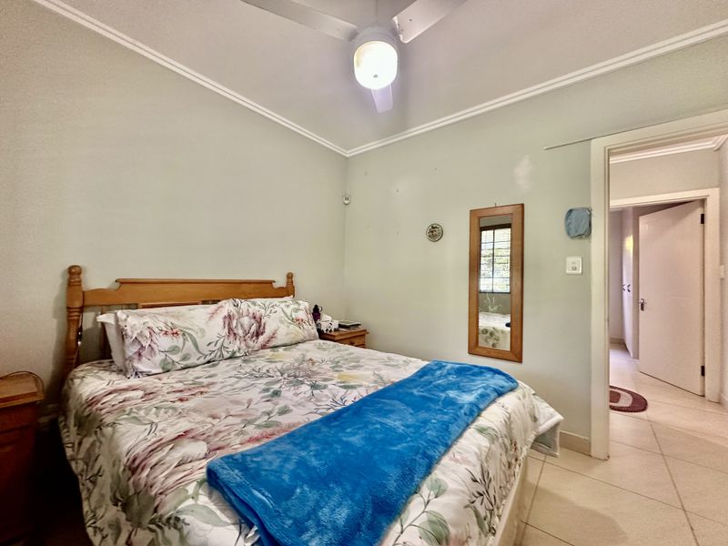 Modern Family Home - Photo 8