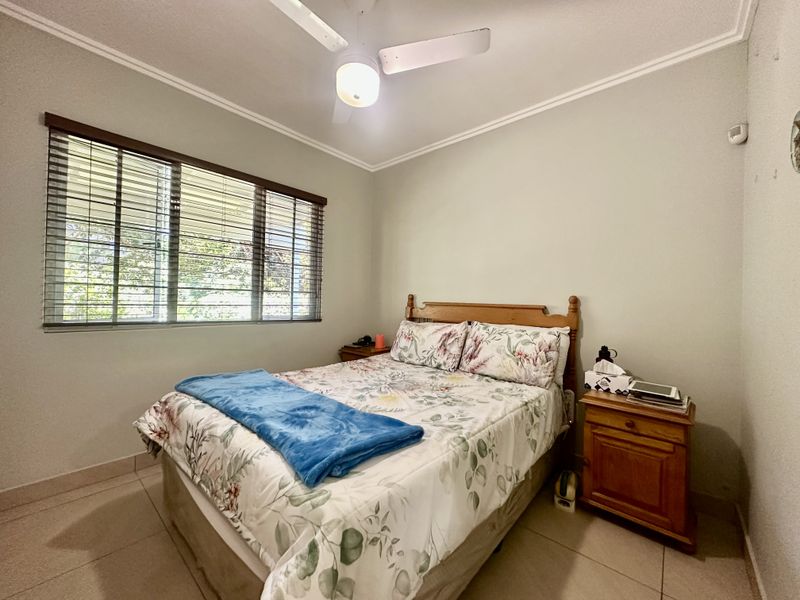 Modern Family Home - Photo 7