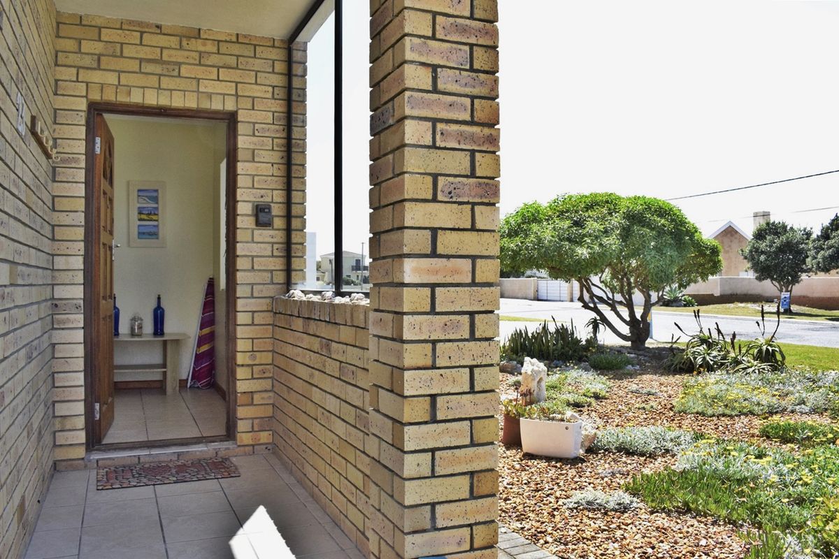 Face Brick Home with Sea Views - Photo 4