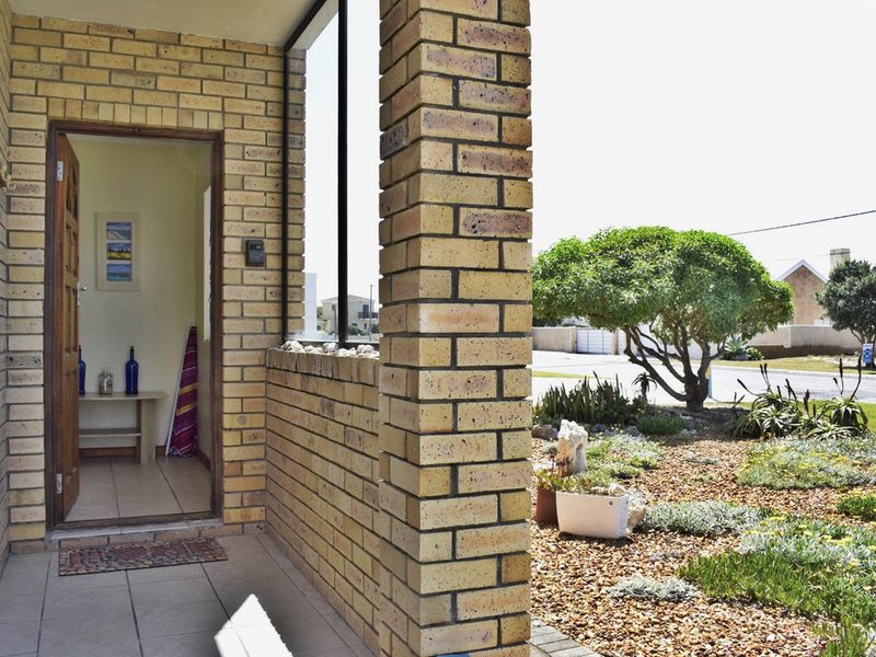 Face Brick Home with Sea Views - Photo 4