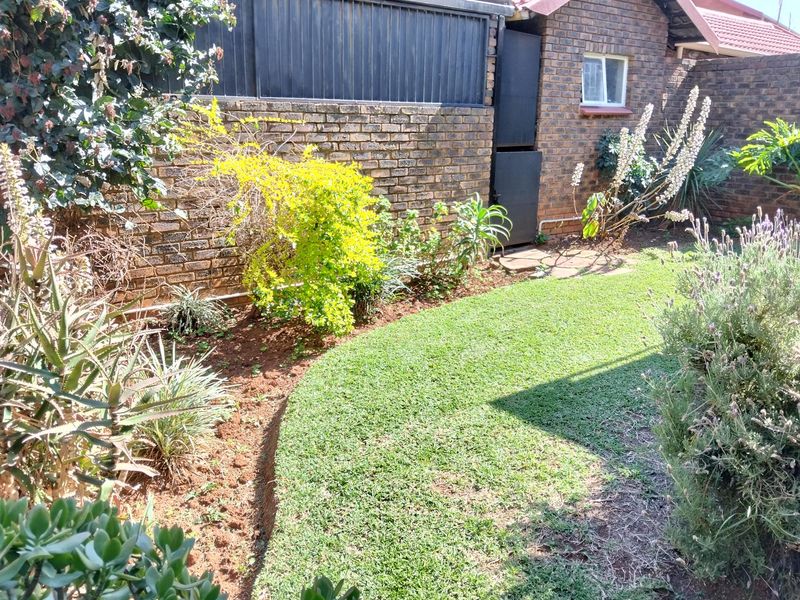 Spacious 3 bedroom duplex. - Photo 3