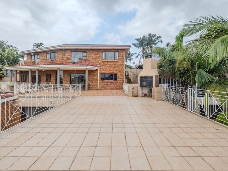 Ideal Home for the Extended family - Photo 3