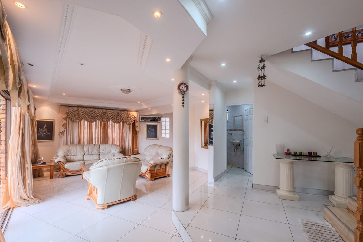 Ideal Home for the Extended family - Photo 5