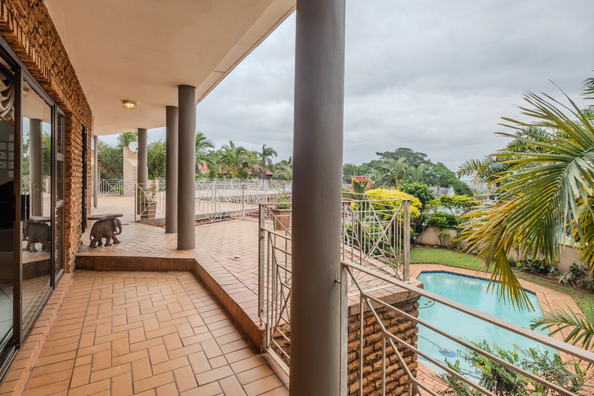 Ideal Home for the Extended family - Photo 2