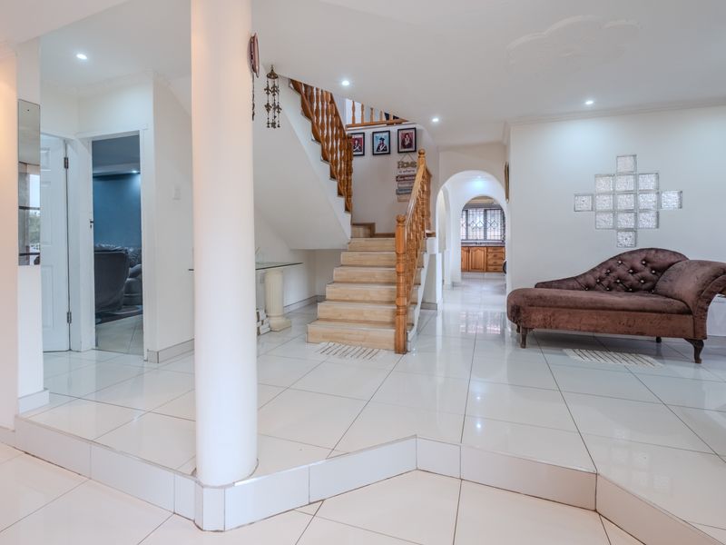 Ideal Home for the Extended family - Photo 8