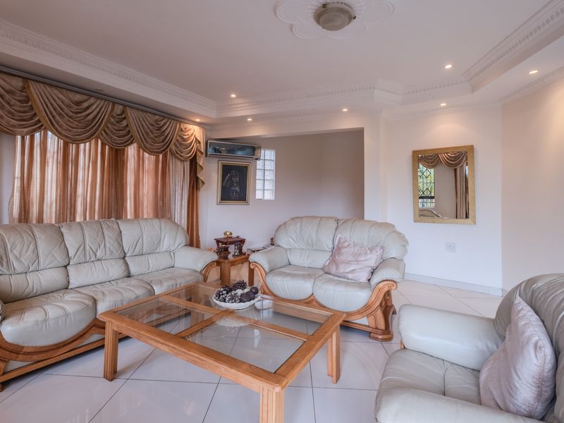 Ideal Home for the Extended family - Photo 7