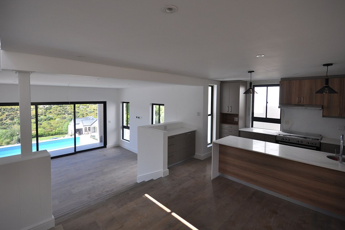 Inviting Double-story home in La Roche – your dream property awaits! - Photo 5