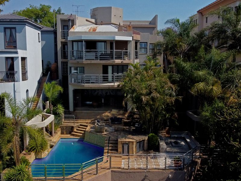 Stylish Multi Level Home with Breathtaking Views of the Moot - Photo 2