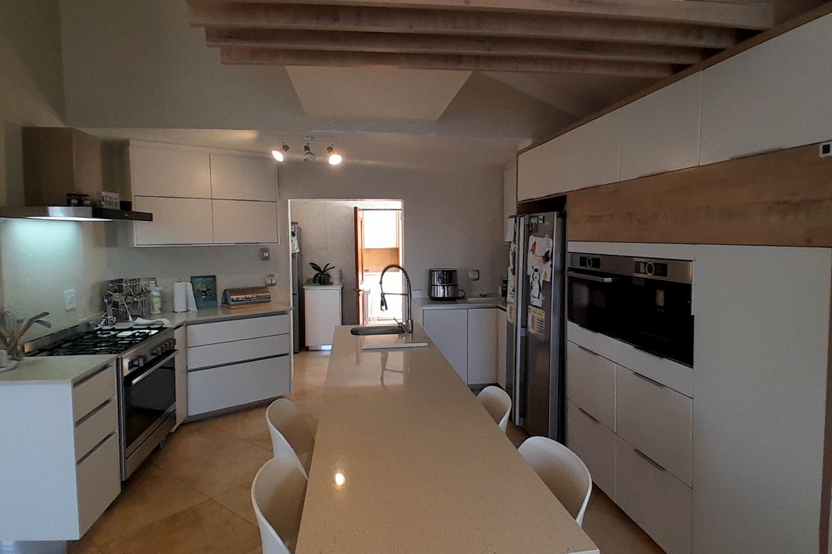 Stylish Multi Level Home with Breathtaking Views of the Moot - Photo 5
