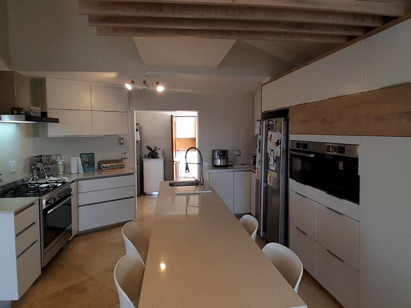 Stylish Multi Level Home with Breathtaking Views of the Moot - Photo 5