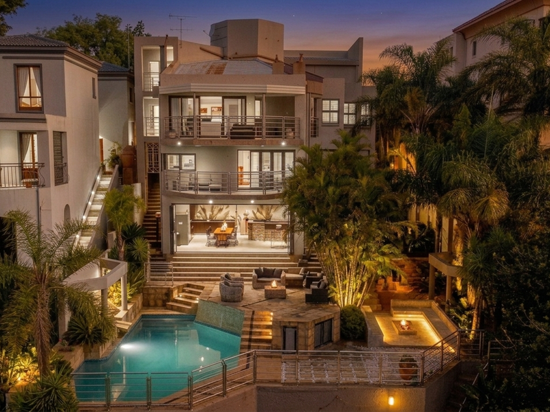 Stylish Multi Level Home with Breathtaking Views of the Moot - Photo 1