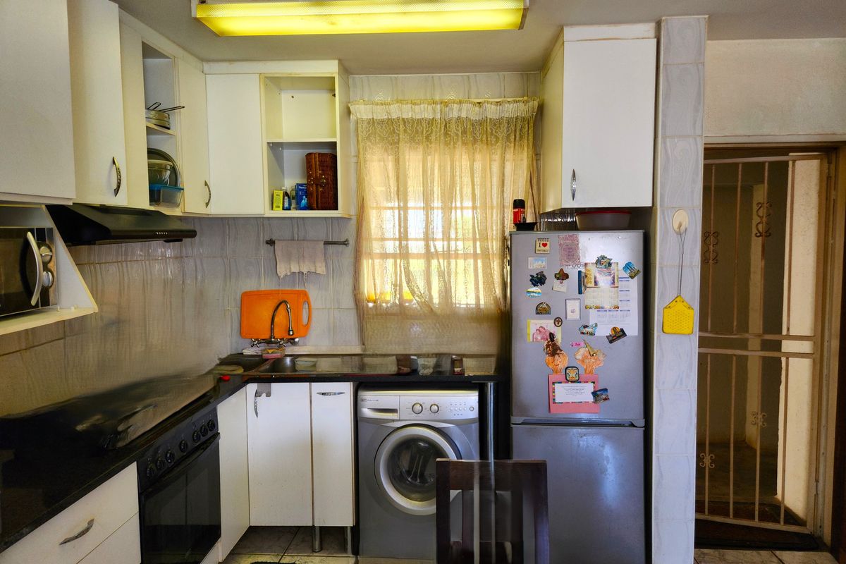 Modern Ground Floor Apartment in a Prime Location! - Photo 4