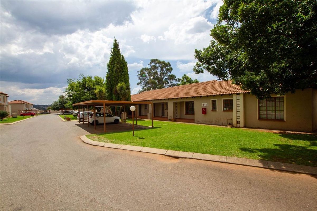Bargain Rental in Silver Lakes – Spacious 54sqm Ground Floor Apartment - Photo 3