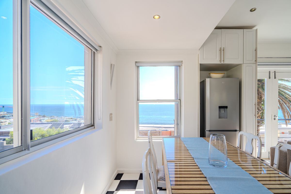 Camps Bay  Delightful Two Bedroom Cottage - Photo 3