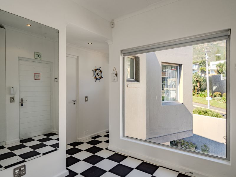 Camps Bay  Delightful Two Bedroom Cottage - Photo 10