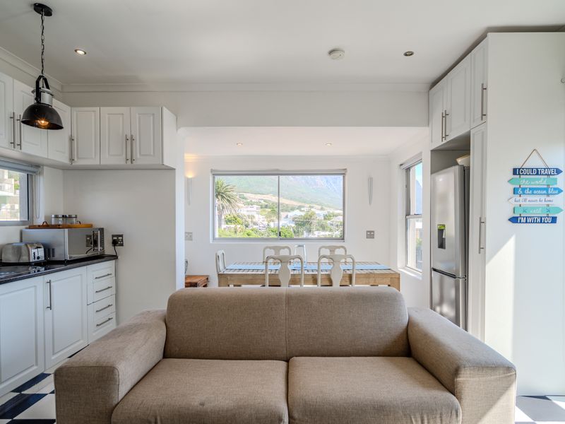 Camps Bay  Delightful Two Bedroom Cottage - Photo 6